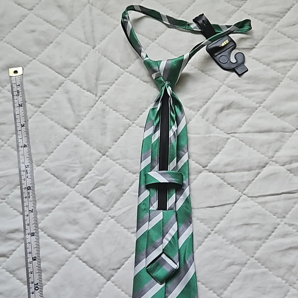 Zip-up boys tie